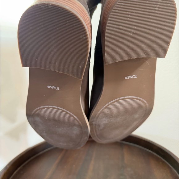 TOMS Women's Olive Ankle Booties - Picture 7 of 10